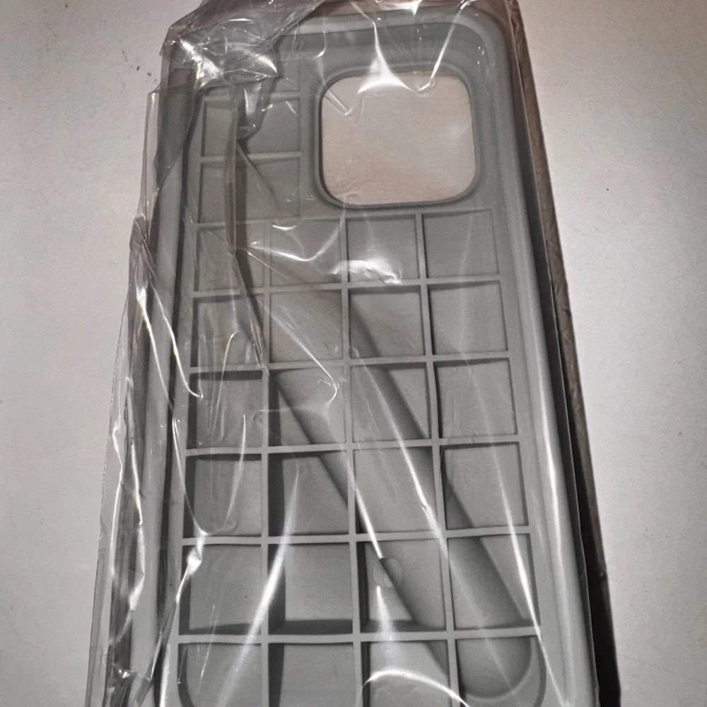 RHODE Lip Case in Silver- BRAND NEW